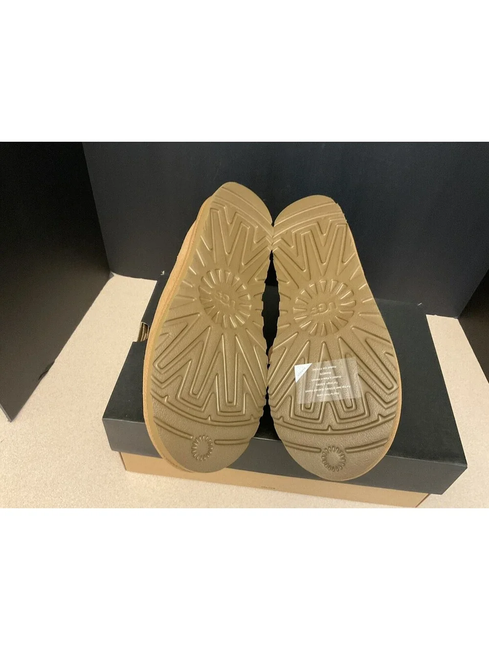UGG new mens